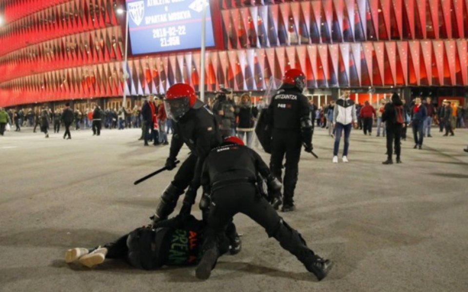 Деветима са арестувани след сблъсъците в Билбао