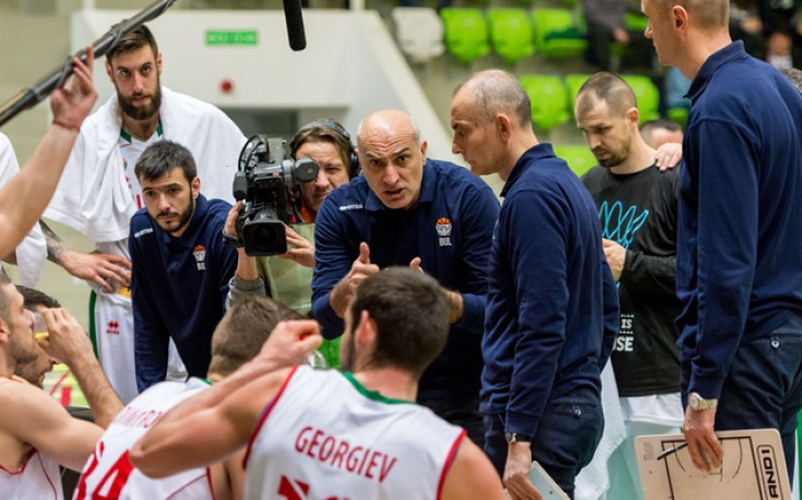 Баскетболистите вече са във Финландия, чакат Везенков следобед