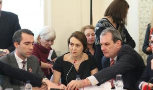 Гинка Върбакова на заседанието на парламентарните комисии