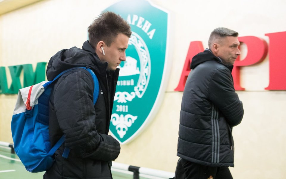 Стрес за Миланов и ЦСКА, задържаха ги за бомбено учение