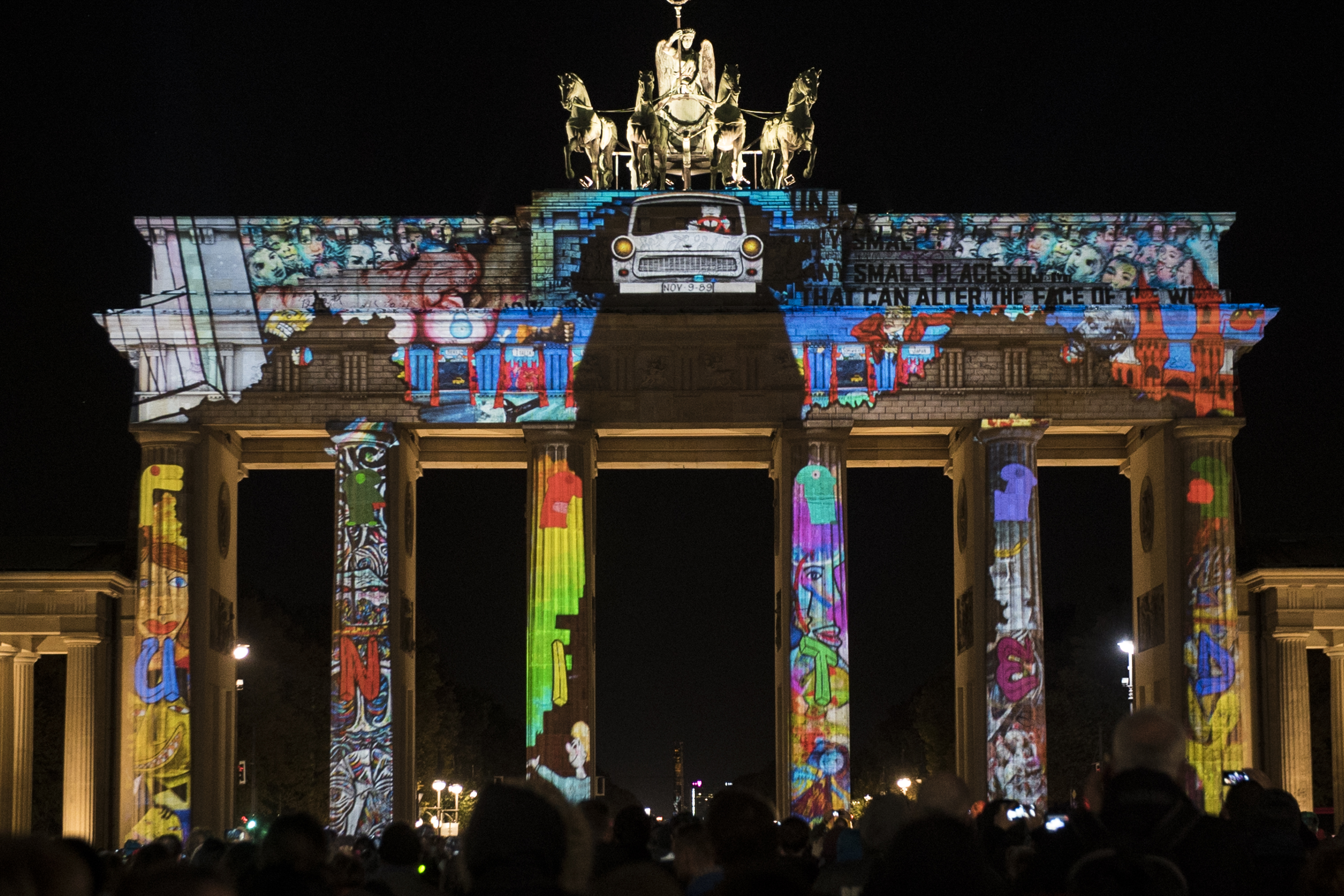 През 2015г. екипът печели първо място на "Фестивал на светлините" в Берлин.
