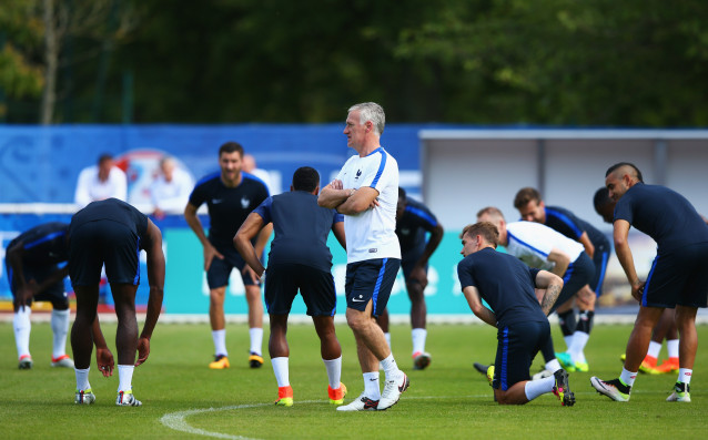 Няколко футболисти от националния отбор на Франция са застрашени с