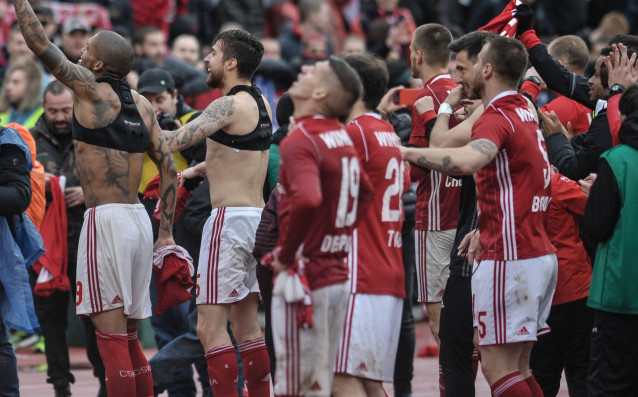 Старши треньорът на ЦСКА Стамен Белчев и неговият колега Владимир