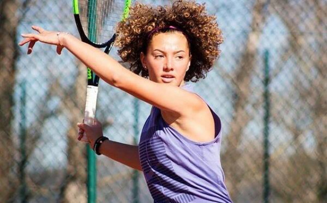 Гергана Топалова започна с победа участието си на сингъл на