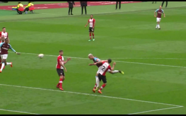 Уест Хем направи важна крачка към спасението си след победа