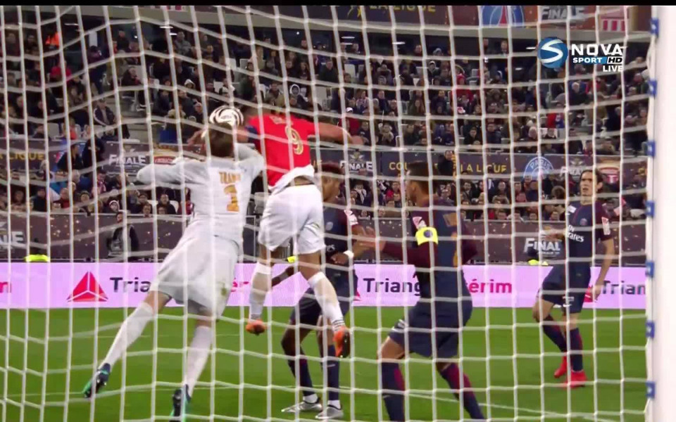 Двама пожарникари, които са взели участие в гасенето на пожара