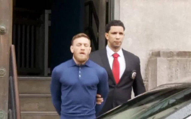 Съдът в Ню Йорк повдигна обвинения на ММА боецът Конър