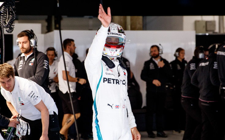 Мерцедесът на Хамилтън начело в първата тренировка в Шанхай