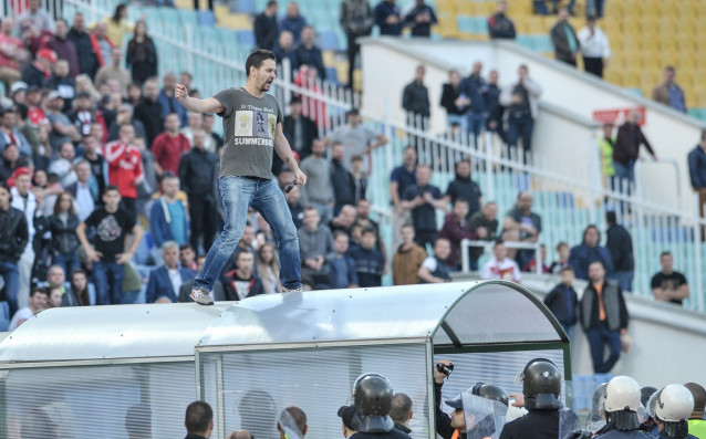 Какво трябва да направи държавата във връзка с футболното хулиганство Председателят