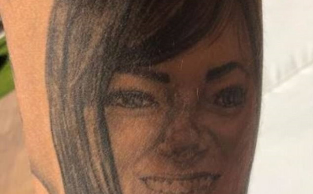 Контузеният нападател на ПСЖ Неймар направи поредната си татуировка Този