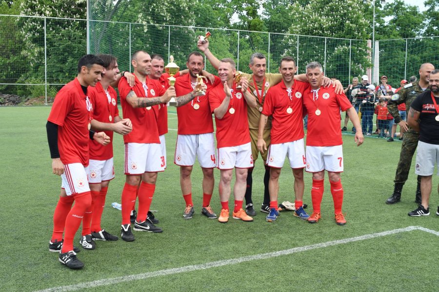 Ветераните на ЦСКА спечелиха турнира и предизвикаха фурор сред феновете1