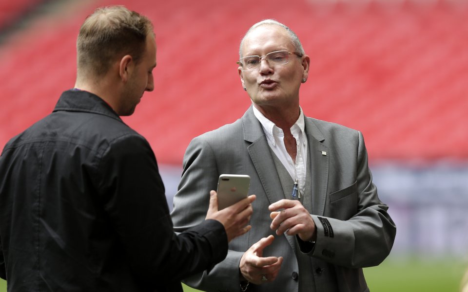 Една от бившите звезди на английския футбол Пол Гаскойн продължава