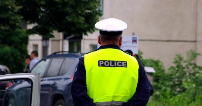 Мащабна акция в Пътна полиция Габрово Задържани са полицаи заподозрени
