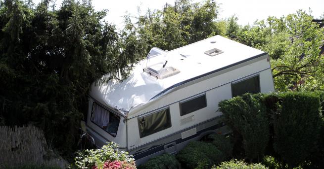 Двама души са ранени единият от които тежко а къщите