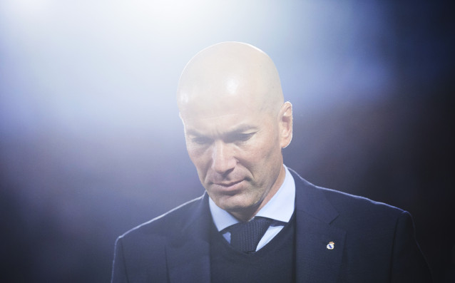 Наставникът на Реал Мадрид Зинедин Зидан не смята да отклонява