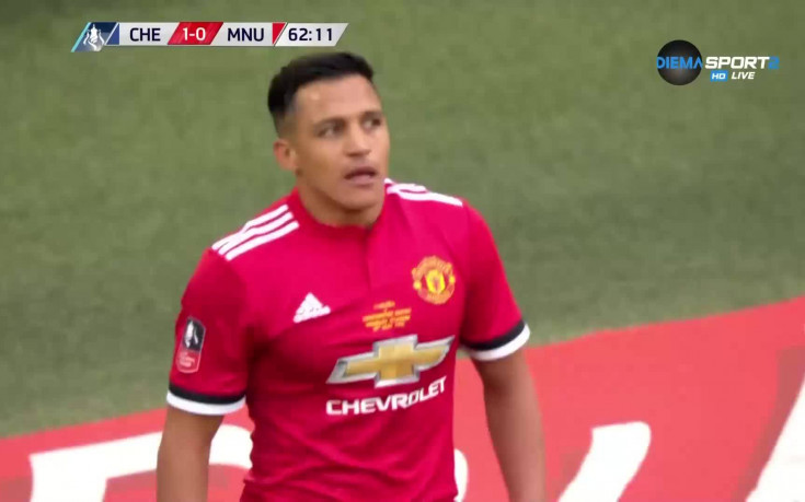 Алексис вкара, голът не бе зачетен, а Куртоа се нарани