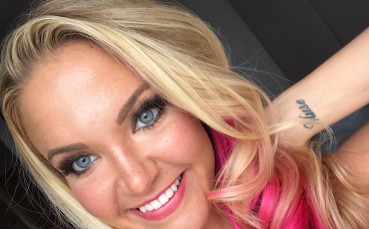 Обсебена от Дрогба фенка пак привлече вниманието