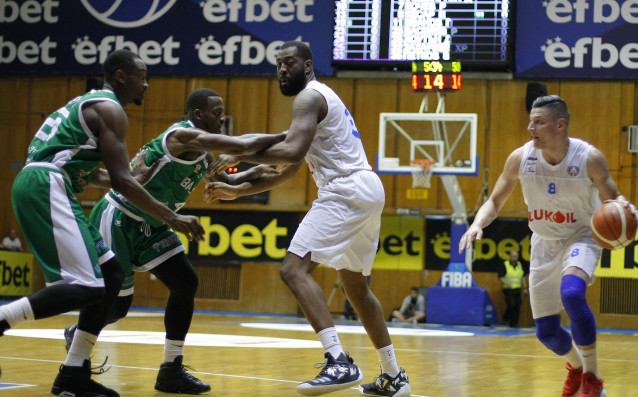 Баскетболният Левски Лукойл победи Балкан в доиграването на втория мач