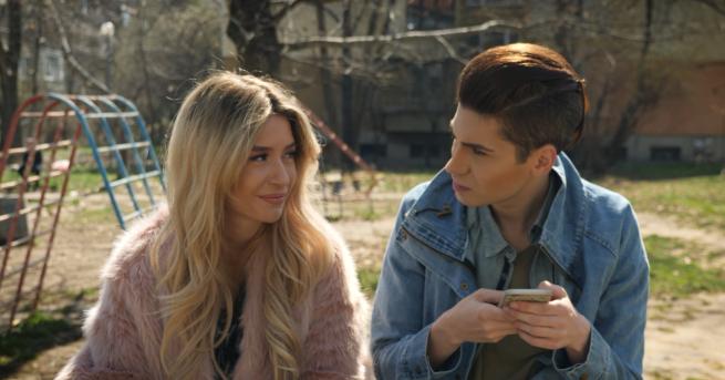 Николай събира смелост да признае чувствата си на Изабела а