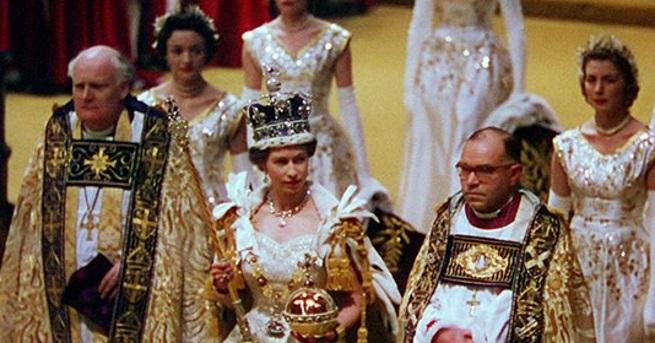 Днес се навършват 65 години от коронацията на кралица Елизабет