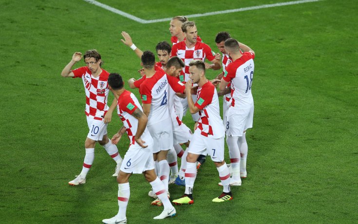 Хърватия най-сетне с традиционното червено-бяло каре на финала