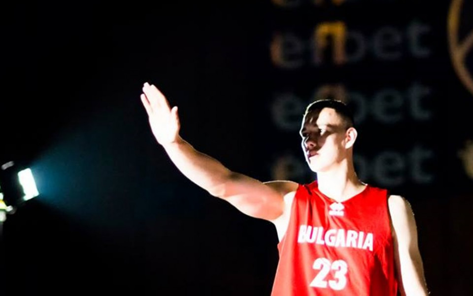 Страхотен клип рекламира Европейското по баскетбол за младежи