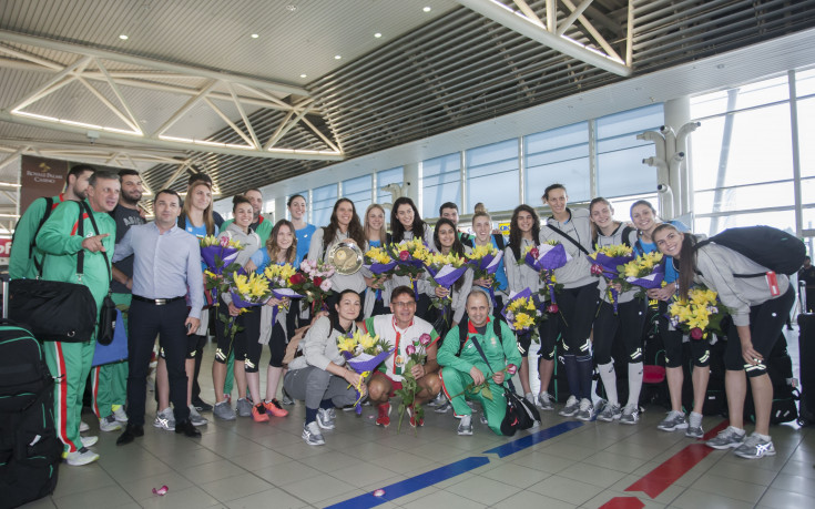 Волейболистките се прибраха в България