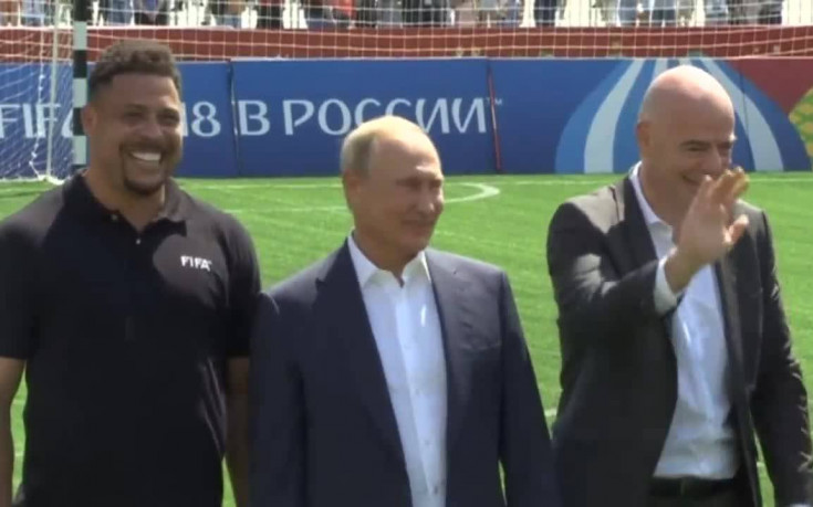 Путин порита на Червения площад