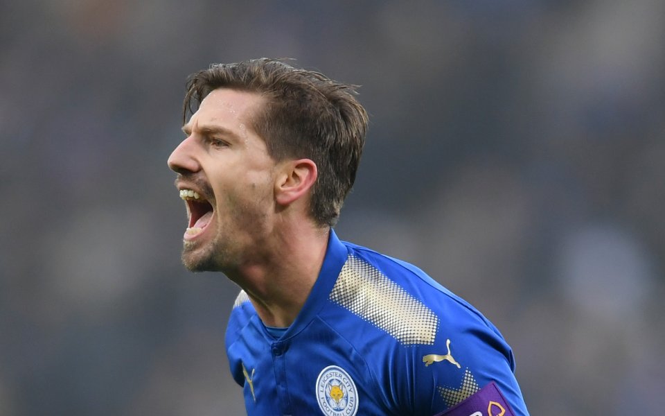 Халфът Адриен Силва ще играе като преотстъпен от Лестър Сити