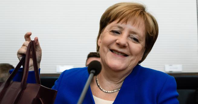 Канцлерът на Германия Ангела Меркел и министърът на вътрешните работи