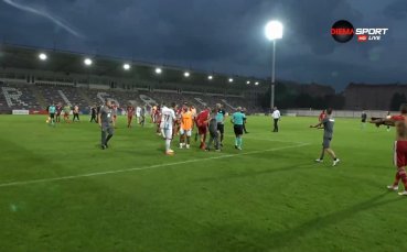 Бой между ЦСКА и Рига след мача, още 4 червени картона