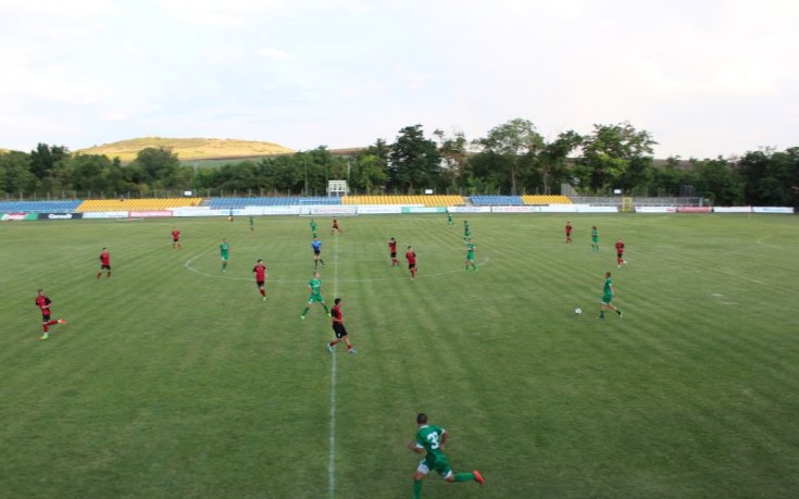 Нефтохимик се справи с Карнобат в контрола