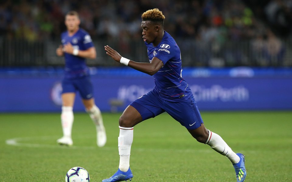 Футболистът на Челси Калъм Хъдсън-Одой е заразен с коронавирус, обявиха