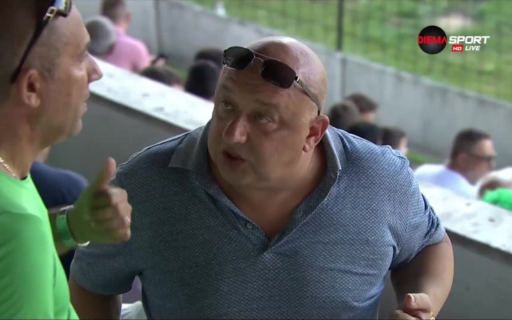 Спортният министър на трибуните на 