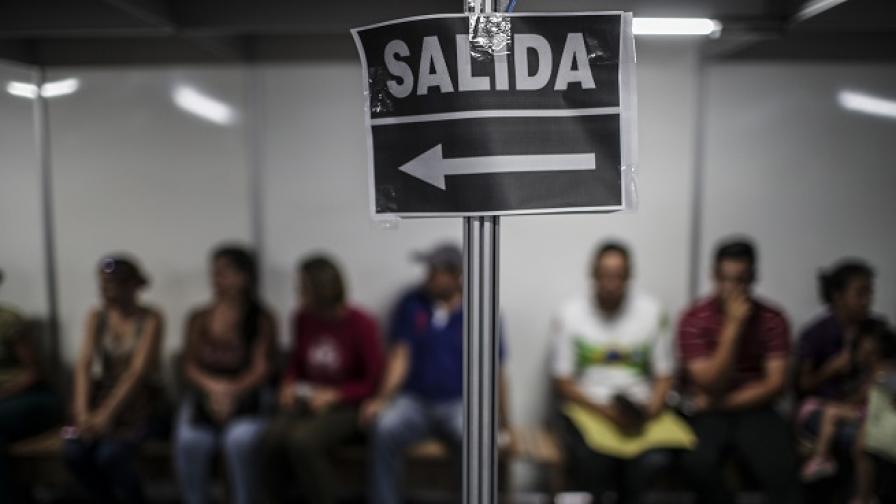 800 венецуелци на ден търсят спасение в Бразилия