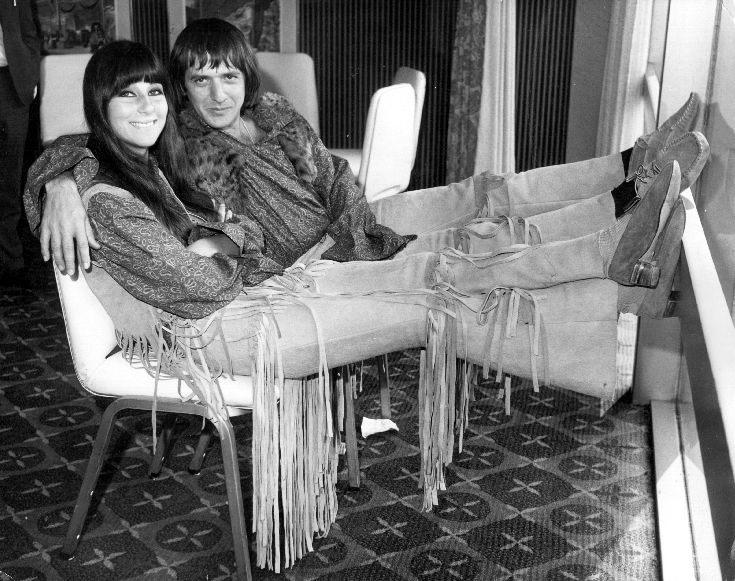 1965 г. Сони и Шер се разват на огромен успех с песента I Got You Babe и са една от най-харесваните музикални, а и не само, двойки в света на шоубизнеса.