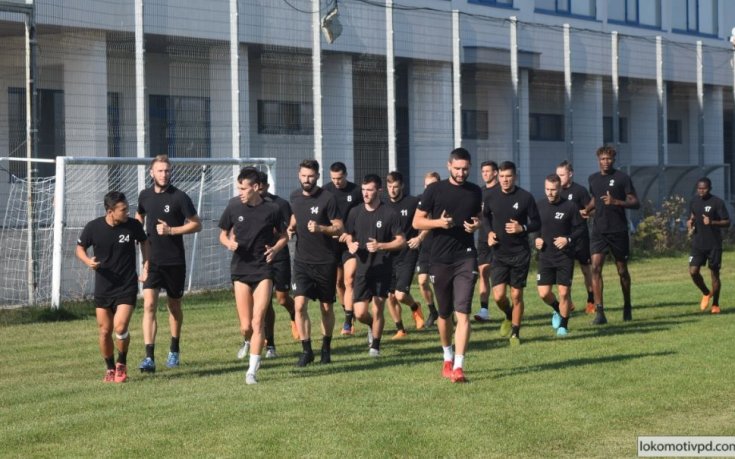 Локомотив Пловдив срещу Етър в мач на отбори в подем