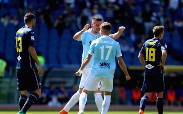 Две звезди на Лацио продължиха договорите си