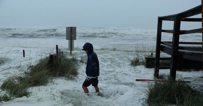 Ураганът Майкъл достигна бреговете на Флорида в сряда и взе