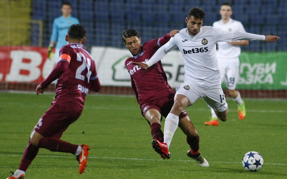 Септември посреща Славия в мач от 30-ия кръг на Първа