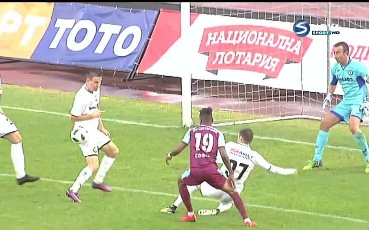 Имаше ли дузпа за Септември срещу Славия?