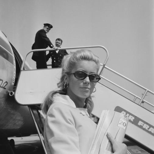  Катрин Деньов 