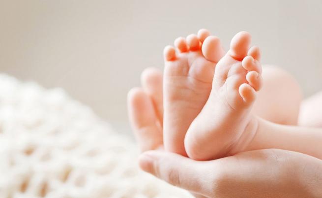 Изоставиха две новородени бебенца в Пловдив