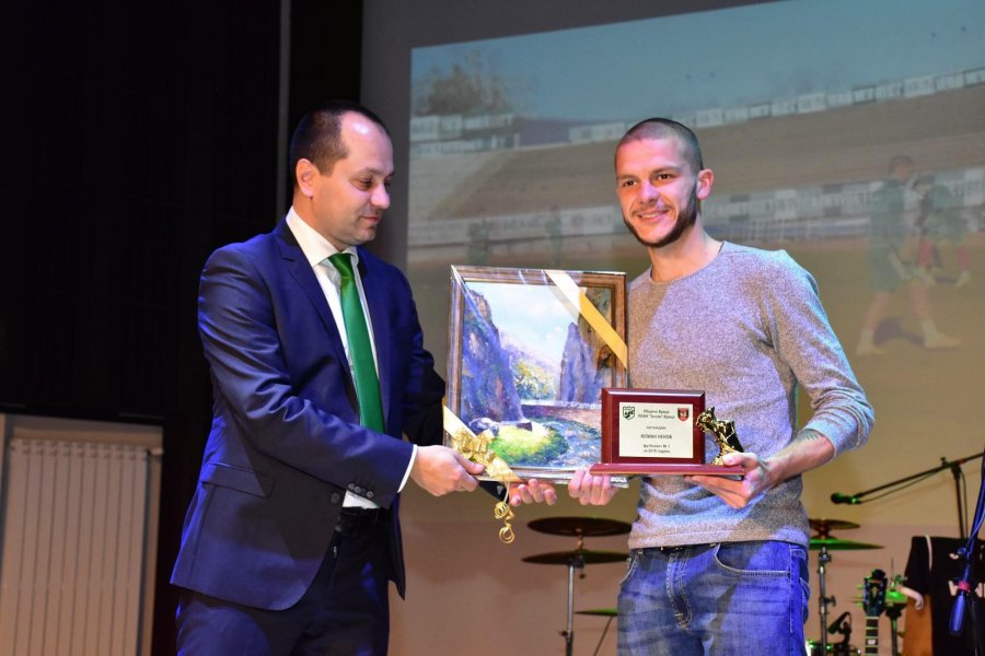 Юлиан Ненов стана футболист на Враца за 2018 г1