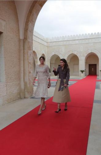  Заедно с кралица Рания в Йордания. 