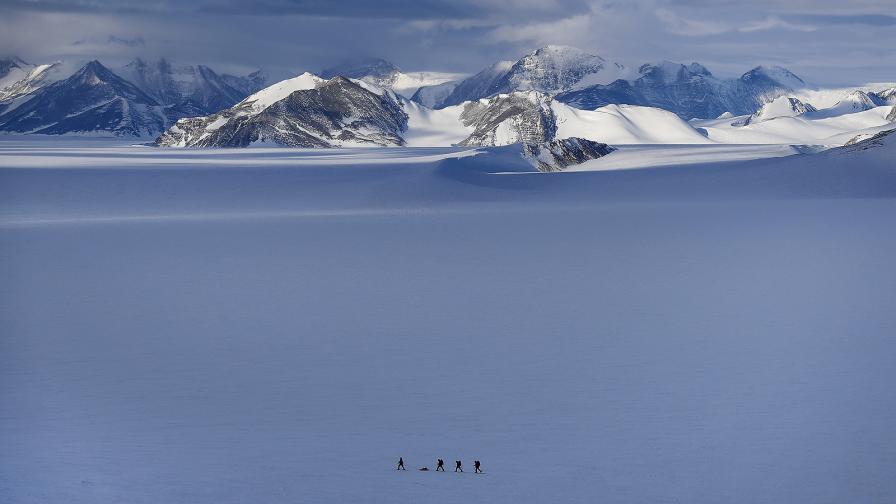 Експедиция Антарктида научна