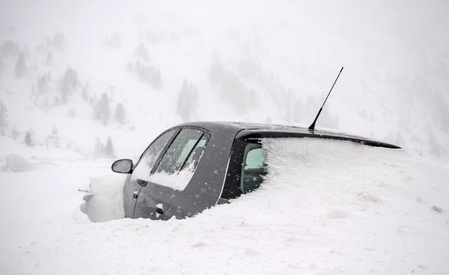 Обилен сняг и транспортен хаос в Германия и Австрия