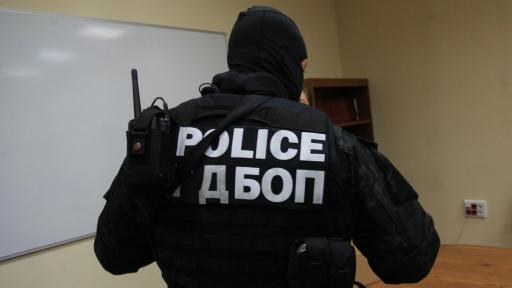  Мащабна акция на ГДБОП в Павликени, има арестувани 