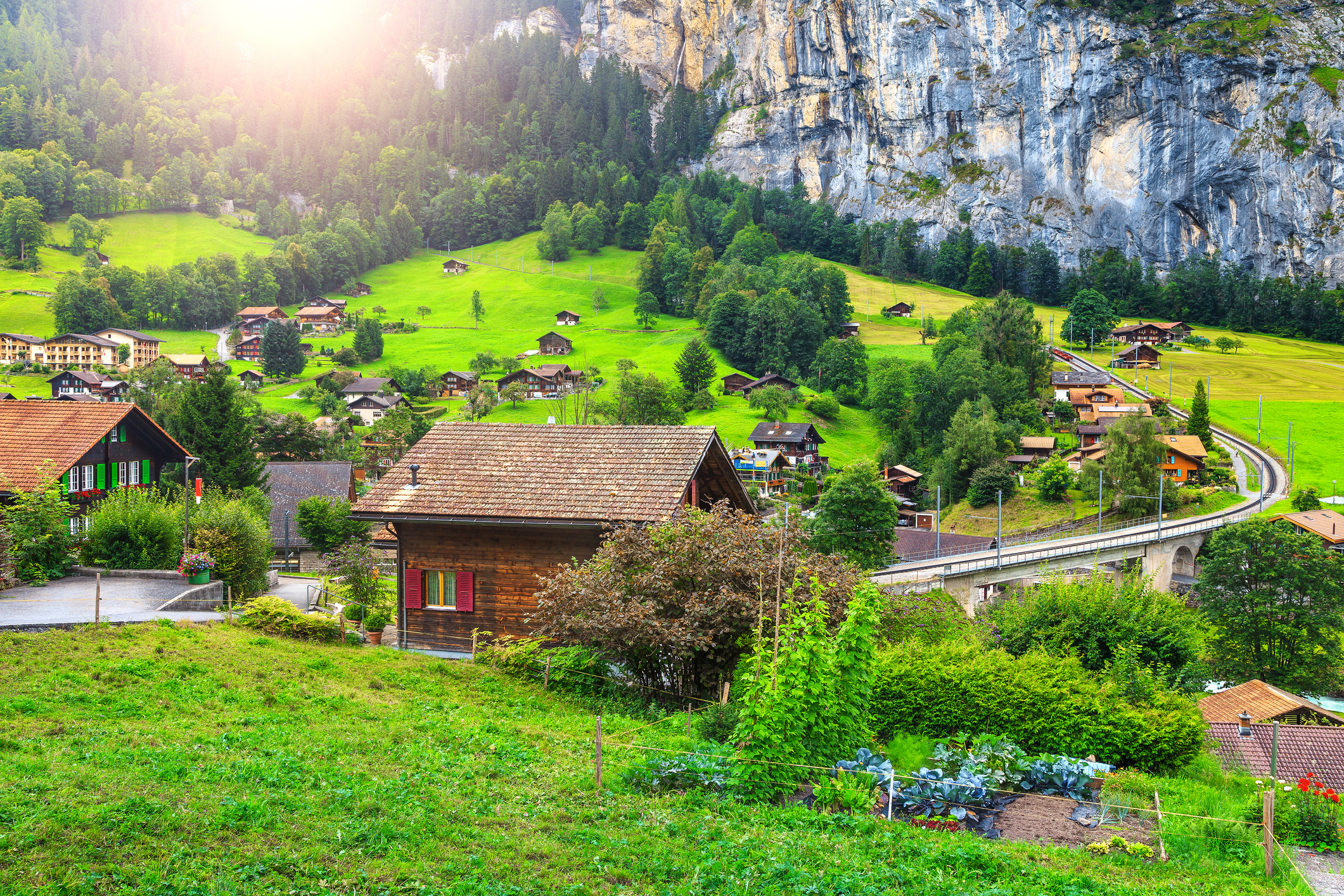<p><strong>Швейцария</strong></p>

<p>Поддържането на активност е ключов фактор за доброто здраве в Швейцария, а планините действат като детска площадка за местните жители. Освен това, швейцарците се гордеят и с голямата си сплотена общност.</p>