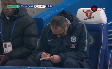 Маурицио Сари получи жълт картон